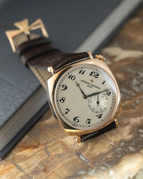 Vacheron Constantin Historiques American 1921 Pink Gold, reference 82035/000R-9359. Available now. Vacheron Constantin Historique, Gold Reference, Awesome Watches, Jordan Barrett, Male Style, Vintage Timepiece, Vacheron Constantin, Mens Casual Dress, Fine Watches