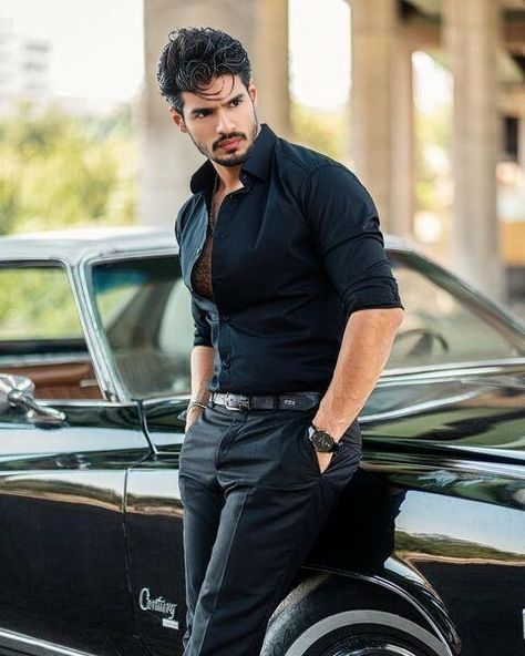 Men Fashion Photoshoot, Black Suit Men, Best Poses For Photography, Ripped Abs, Mens Casual Outfits Summer, Fitness Photos, Men Photography, Boy Photography Poses, Boy Poses