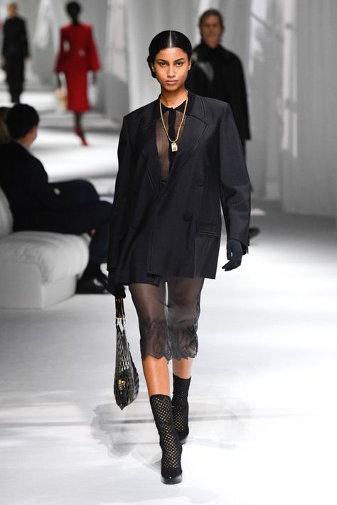 Imaan Hammam, Couture Outfits, Lace Outfit, Mood Board Fashion, Wardrobe Style, Mode Inspiration, Fall 2024, Black Outfit, Autumn Winter Fashion