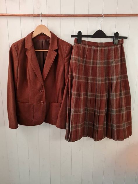 70s Business Woman, Plaid Skirt Brown, 70s Suit, 50s Vibes, Pleated Plaid Skirt, 70 Style, Plaid Shirt Outfits, Flannel Skirt, 70s Skirt