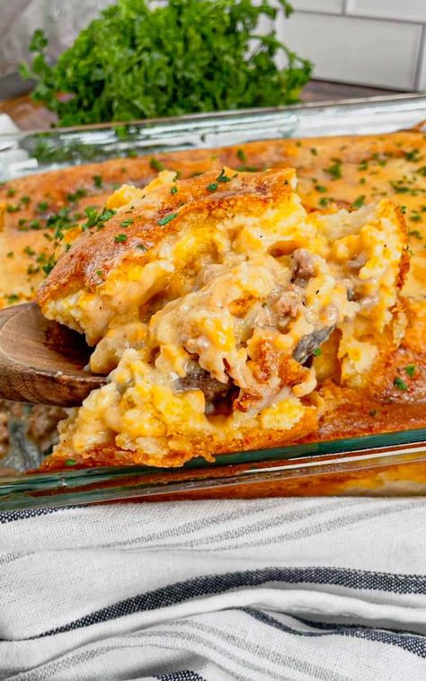 Casseroles Ground Beef, Casserole Recipes Ground Beef, Bacon Cheddar Meatloaf, Beef Cobbler, Hearty Salad Recipes, Cheeseburger Meatloaf, Hamburger And Potatoes, Burger Side Dishes, Beef Casseroles