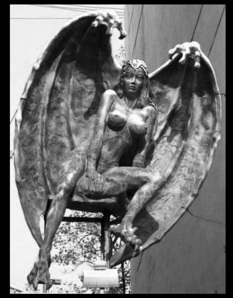 Lilith Statue, Angel Sculpture Art, Gargoyles Art, Malbork Castle, Gargoyle Tattoo, Gothic Gargoyles, Egypt Concept Art, Gothic Statue, Female Demons