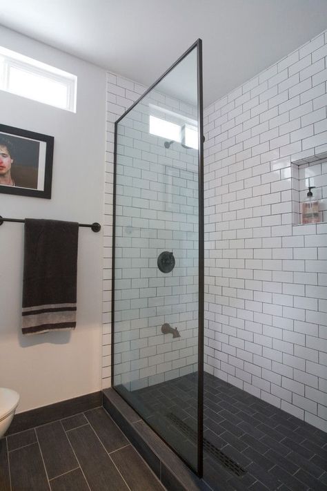 Subway Tile Bathroom Floor, Dark Grout, White Subway Tile Bathroom, Black Tile Bathrooms, Subway Tile Showers, Shower Floors, Subway Tiles Bathroom, Glass Shower Door, Small Bedrooms