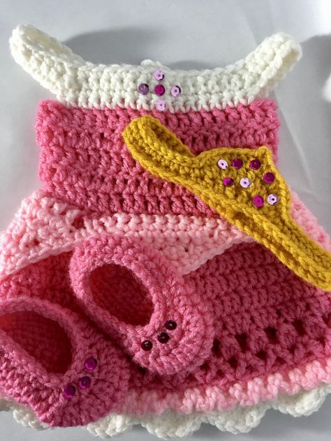 Sleeping Beauty Crochet Pattern Free, Crochet Newborn Costume, Free Download Crochet Patterns, Sleeping Beauty Crochet, Crochet Aurora, Disney Princess Crochet, Crochet Princess Dress, Crochet Baby Photo Prop, Crochet Baby Costumes