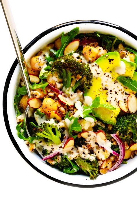 Farro Bowls, Sandwich Vegetarian, Farro Recipes, Roasted Broccoli Recipe, Protein Vegetarian, High Protein Vegetarian Recipes, Gimme Some Oven, Tahini Dressing, Broccoli Recipes