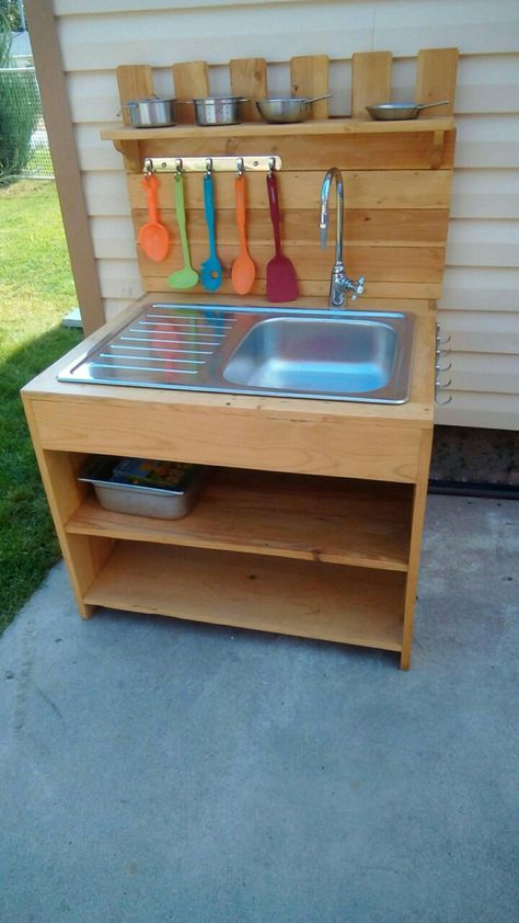 Outdoor Sink, Outdoor Kitchen Sink, Wood Working Ideas, Garden Sink, Kitchen Sink Design, Kabinet Dapur, Outdoor Sinks, Woodworking Project Plans, Furniture Details Design