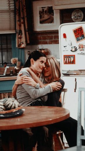 Monica And Rachel, Friends Serie, Friends Best Moments, Friends Scenes, Friends Episodes, Friends Poster, Ross Geller, Friends Cast, Friends Tv Series