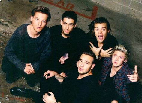 Spell “Directioner” without the letters of your name. Night Changes, One Direction Wallpaper, One Direction Harry Styles, One Direction Photos, Five Guys, One Direction Harry, Those Were The Days, One Direction Pictures, 1d And 5sos