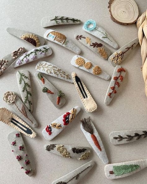 Handmade Hair Slides, Hair Pin Embroidery, Handmade Hair Pins, Embroidery Hair Accessories, Embroidered Clips, Hair Clip Embroidery, Embroidery Clips, Embroidery Hair Clips, Embroidery Accessories