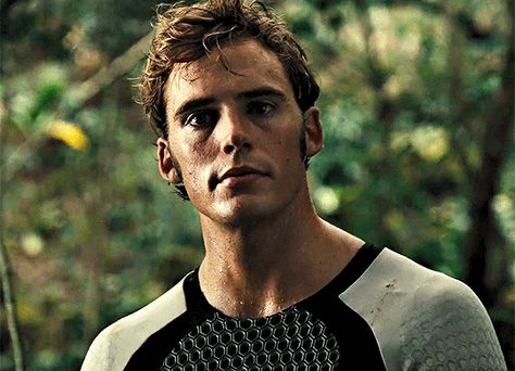 Finnick Odair Catching Fire, Finnick Odair Gif, Sam Claflin Hunger Games, Hunger Games Gif, Sam Claflin Finnick, Finnick Odair Sam Claflin, Hunger Games Finnick, The Hunger Games Catching Fire, Jasper Hale