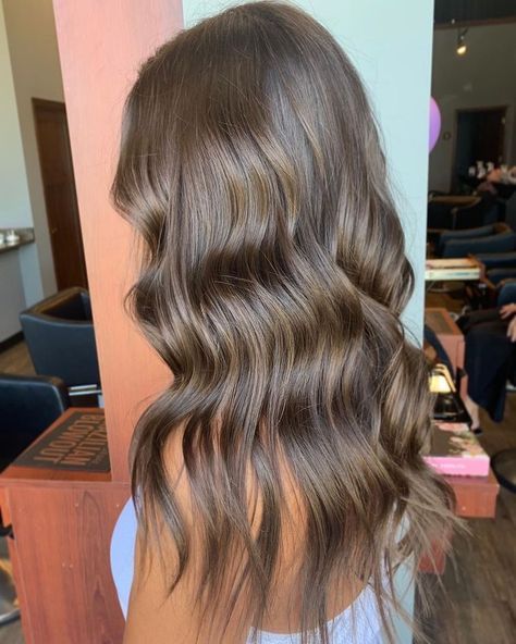 Bonding Oil, Light Brunette Hair, Natural Brown Hair, Kadeřnické Trendy, Brown Hair Looks, Brown Hair Inspo, Brunette Hair With Highlights, Vlasové Trendy, Hair Color Light Brown