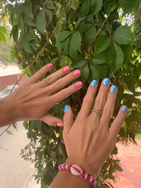 Lexi Hidalgo Nails, 2 Different Color Nails On Each Hand, Different Color Nails On Each Hand, Two Different Colored Nails On Each Hand, Barbie Ponytails, Multi Colored Nails, Two Color Nails, Different Color Nails, Uñas Ideas