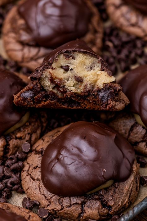 Cookie Dough Brownie Cookies Cookie Dough Brownie Cookies, Dirty Dough Cookie Recipe, 2023 Cookies, Cookie Monster Cookies, 1 Cookies, Chocolate Fantasy, Crumble Cookies, Easy Cookie Recipe, Cookie Dough Brownies