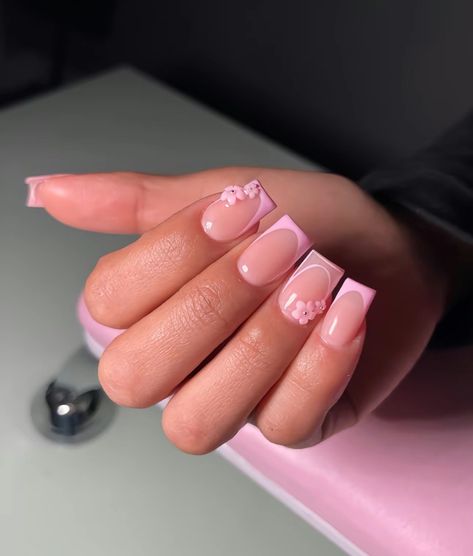 Nails Inspo 2024 Short, Short Acrylic Nails Initial, Pink Acrylic Nails Simple, Baby Pink Nails Short Square, Nail Ideas Pink Short, Acrylic Nails Short Pink, Cute Basic Nails Acrylic, Cute Nails Short Pink, Blushed Nails