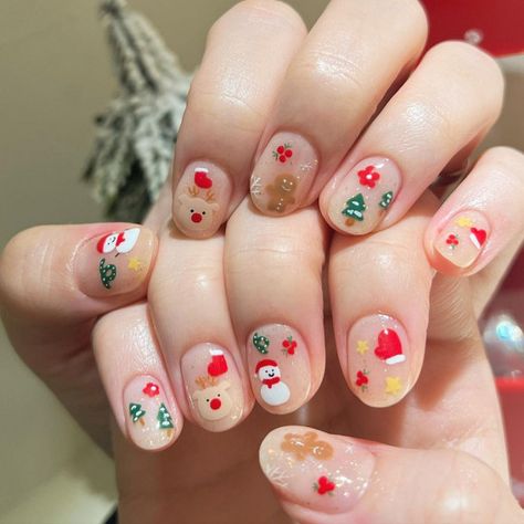 Christmas Nail Art On Natural Nails, Plain Christmas Nails, Christmas Nails Korean, Simple Korean Nails, Minimalist Christmas Nails, Nails Rounded, Burberry Christmas, Christmas Holiday Nails, Christmas Nails 2022