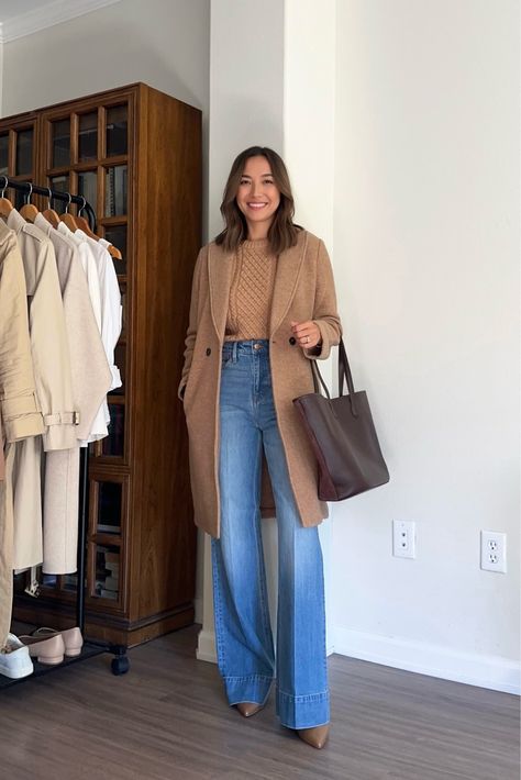 Styling Wide Leg Jeans, Flare Jeans Outfit, Fall Workwear, Outfits Con Jeans, High Waisted Flare Jeans, Kids Fashion Clothes, Classy Casual Outfits, Penny Loafer, 가을 패션