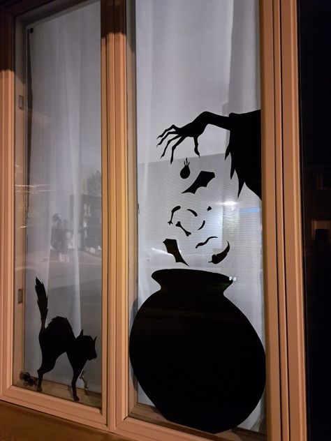 Window Siluet Halloween, Halloween Decoration Window, Halloween Window Silhouettes Cricut, Halloween Shadow Window, Spooky Window Silhouettes, Witch Door Decorations Classroom, Creative Halloween Door Decorations, Halloween Window Cutouts, Window Halloween Decorations