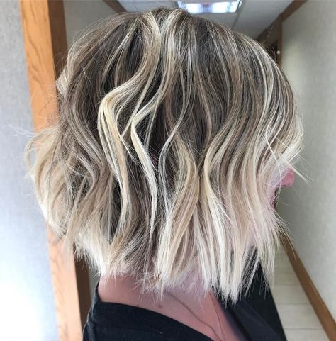 Blonde Brown Short Hair, Long Choppy Bobs, Choppy Bobs, Straight Bob Haircut, 2018 Hair, Choppy Bob Haircuts, Tousled Bob, Textured Haircut, Tousled Hair