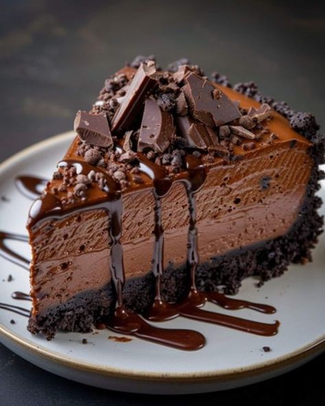 Recipes Patisserie | 🌟 Chocolate Lover's Cheesecake 🌟 | Facebook Cheesecake Base, Chocolate Heaven, Delicious Cake Recipes, Mousse Recipes, Easy Baking Recipes Desserts, Cream Cheese Recipes, Sweet Snacks Recipes, Fancy Desserts, Indulgent Desserts