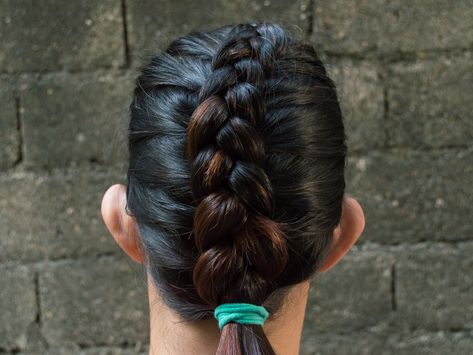 A reverse French braid is a beautiful modification of the classic French braid. It gives a bolder look to your braid, having it pop out and sit on top of your head, rather than weave inward and lay flat with the rest of your hair. A... Reverse French Braid, Braid Variations, Reverse French Braids, Reverse French, Easy Updos For Long Hair, French Braid Ponytail, How To Braid, Dutch Braid Hairstyles, Hairstyles Curls