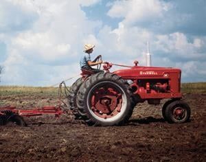 Grey Paint Schemes, Farmall M, 100 Years Celebration, Farm Show, Celebrating 100 Years, Farmall Tractors, Red Power, Compact Tractors, Red Tractor