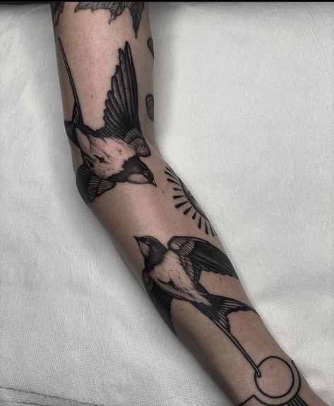 Jewlery Tattoo, Swallow Tattoo Design, Bluebird Tattoo, Bird Tattoo Wrist, Sparrow Tattoo, Swallow Tattoo, Tattoo Now, Tattoo Portfolio, Modern Tattoos