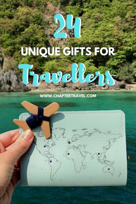 Looking for a unique travel gift? In this article you can find both unique and practical travel gifts! #TravelGifts #Guidebooks Best Travel Gadgets, Travel Presents, Unique Travel Gifts, Travel Themed Gifts, Gifts For Travelers, Best Travel Gifts, Bday Gift, Journey Quotes, International Travel Tips