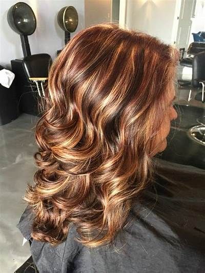 Red Highlights In Brown Hair, Hair Color Flamboyage, Honey Brown Hair Color, Brown Hair With Lowlights, Brown Hairstyles, Honey Hair Color, Red Blonde Hair, Hair Highlights And Lowlights, Honey Brown Hair