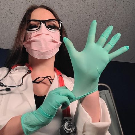 Leather Gloves Outfit, Evil Female, Women Doctor, Female Doctors, Female Nurse, Nurse Uniforms, Gloves Outfit, Female Dentist, Doctor Scrubs