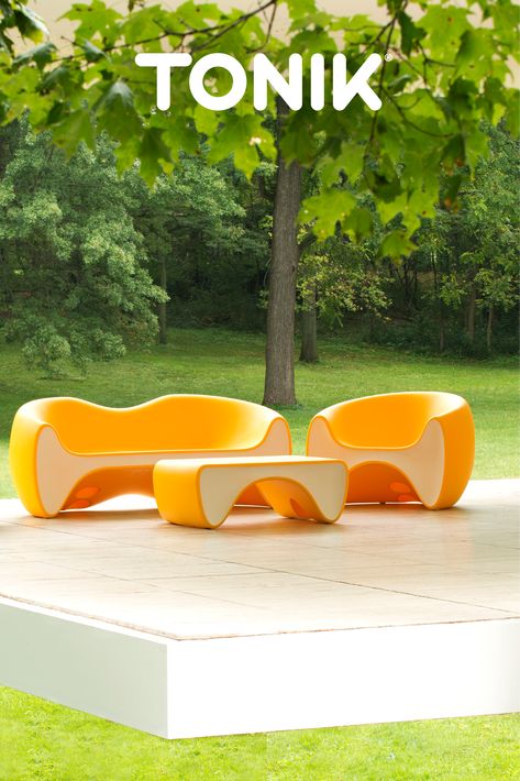 Futuristic Outdoor Furniture, Fun Outdoor Furniture, Outdoor Seating Furniture, Fun Outdoor Seating, Unique Outdoor Furniture, Funky Outdoor Furniture, Modern Sculpture Contemporary, Yellow Outdoor Furniture, Modern Outdoor Seating Area