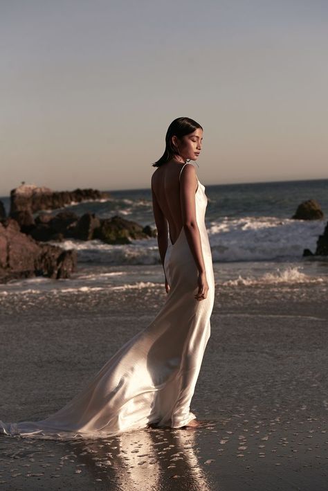 Laine means "wave" in Estonian Liquid satin bias cut slip dress #modernbridal #newhite #weddingdress #satinweddingdress #slipdress #receptiondress Wedding Dress With Train, Dress With Train, Liquid Satin, Shotting Photo, Beach Shoot, Stunning Gowns, Nalu, Beach Photoshoot, Elegant Wedding Dress