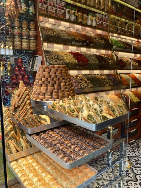 Istanbul Turkey Aesthetic Food, Istanbul Turkey Food, Turkey Aesthetic, Istanbul Food, Turkey Food, Food Turkey, Turkish Delights, Europe 2024, Turkey Istanbul