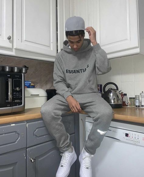 Outfits With Grey Sweatpants, Man Hoodie Outfit, Af1 Outfit, Nike Sweat Suits, Sweat Suits Outfits, Timberland Boots Outfit Mens, Black Men Fashion Urban, Timberland Boots Outfit, Drippy Outfit