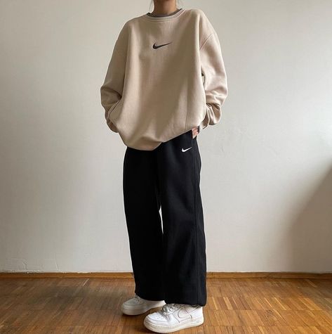 Baggy Clothes, Tomboy Style Outfits, Fashion Aesthetics, Bear Wallpaper, Streetwear Men Outfits, Simple Trendy Outfits, Tomboy Fashion, Mode Inspo, 가을 패션