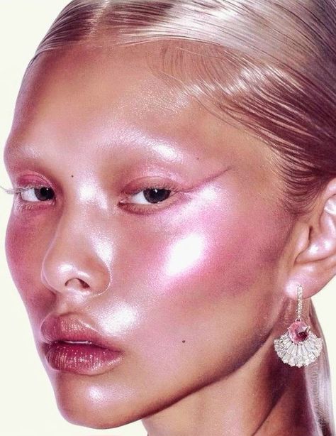 Makeup Looks Editorial, Orchid Makeup, Alien Make-up, Funky Makeup, Cool Makeup Looks, Ethereal Makeup, Pink Skin, Dope Makeup, Ex Machina