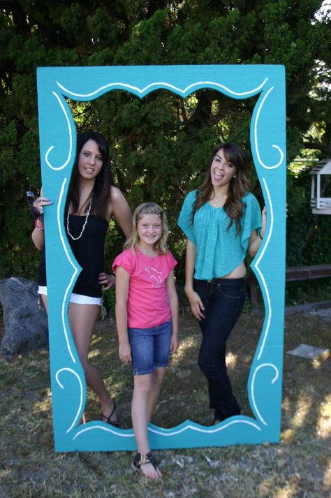 Life size picture frame Life Size Picture, Easter Photo Frames, Diy Photo Frame Cardboard, Frame Props, Photo Frame Prop, Picture Props, Birthday Traditions, Christmas Photo Booth, Bridal Shower Photos