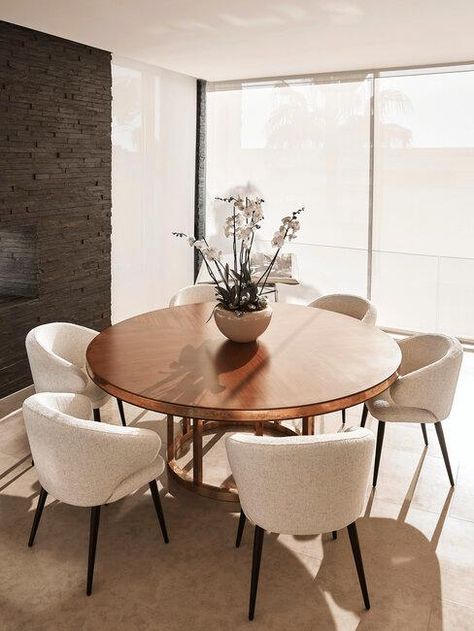 Así son las tendencias en comedores 2022: ¡para comérselas! | Westwing Dining Room Design Round Table, Modern Round Dining Room Table, Living Room Table Sets, Kitchen Interiors, Chaise Design, Design Del Prodotto, How To Clean Furniture, Trendy Home, Retail Furniture