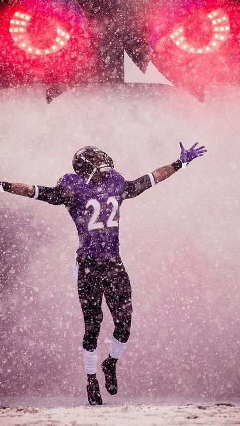 Baltimore Ravens Wallpapers, Cool Football Pictures, Nfl Ravens, Snow Storms, Football Poses, Baltimore Ravens Football, Nfl Football Art, Ravens Fan, Ravens Football