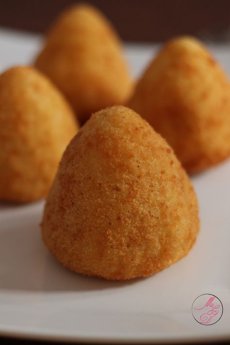 Arancini Recipe, Portuguese Recipes, Croquettes, Italian Dishes, Cornbread, Food Lover, Food And Drink, Snacks, Ethnic Recipes