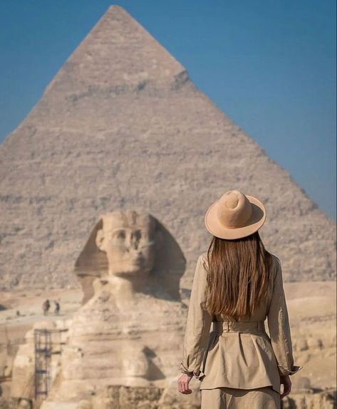 Egypt Aesthetic Outfits, Egypt Outfits, Egypt Aesthetic, Giza Pyramids, Pyramids Egypt, Egypt Culture, Travel Pose, Travel History, Egypt Tours