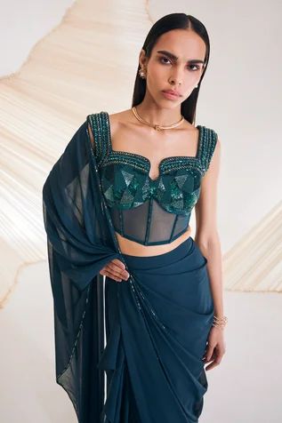 Corset Saree Blouse Design, Corset Blouse Saree, Divya Aggarwal, Corset Blouses, Tulle Saree, Corset Saree, Corset With Sleeves, Sequin Corset, Corset Outfits