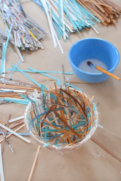 make bird nests from recycled paper | art bar Sensory Stations, Kindergarten Inquiry, Bird Nests Art, Diy With Kids, Recycled Paper Art, Bird Nest Craft, Nest Art, Bird Nests, Art Bar