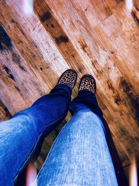 Ariat Shoes Outfit, Ariat Cruisers Outfit, Women Ariat Shoes, Cheetah Cowgirl Boots, Ariat Cactus Shoes, Leopard Country Boots, Cheetah Print Ariat Boots, Ariat Cruisers, Western Boots Outfit