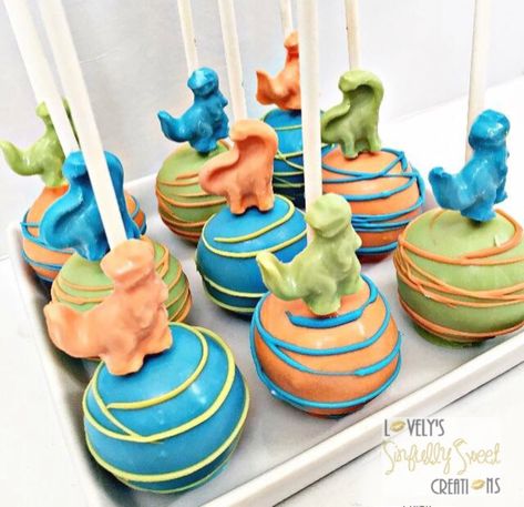 🦕 Dinosaur Cake Pops Dino Cake Pops Cute Dinosaur, Dinosaur Cake Pop Ideas, Dinosaur Theme Desserts, Dinosaur Dessert Ideas, Dinosaur Cake Popsicles, Cake Pop Dinosaur, Dinosaur Theme Cake Pops, Cake Pops Dinosaur, Dinosaur Cake Pops Boys