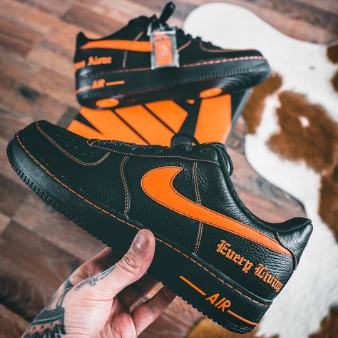 VLONE Nike Air Force 1 Male Ootd, Edge Fashion, Street Outfits, Trend Clothes, Urban Style Outfits, Street Clothing, Streetstyle Outfit, Streetwear Apparel, Urban Clothing