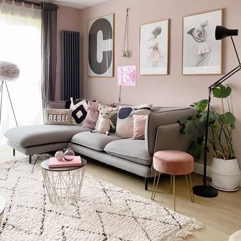 14 unforgettable living room colour scheme ideas | Fifi McGee Grey And Pink Living Room, Mauve Living Room, Colour Scheme Ideas, Blush Living Room, Living Room Colour, Next Living Room, Pink Living Room Decor, Grey Sofa Living Room, Classy Rooms