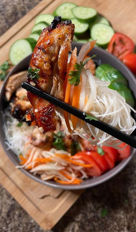 Lemongrass Chicken Vermicelli Bowl | Provecho Chicken Vermicelli Bowl, Lemongrass Chicken Vietnamese, Vermicelli Bowl, Chicken Vermicelli, Vermicelli Rice, Nuoc Mam, Philippine Cuisine, Lemongrass Chicken, Instagram Recipes