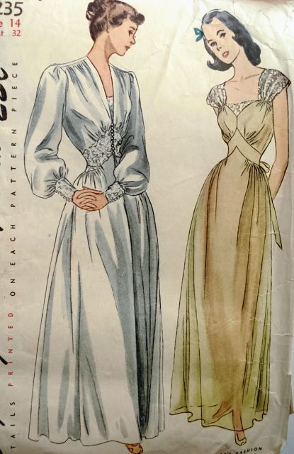 Housecoats For Women Vintage, Negligee Pattern, 1940s Sleepwear, 1940s Nightgown, Vintage Sleepwear, Vintage Loungewear, Patron Vintage, Fashion 1940s, Gown Pattern