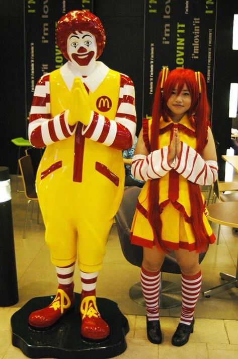 Food Halloween Costumes, Miku Cosplay, Mc Donald, Drawing Anime Clothes, Cosplay Characters, Poses References, Cute Cosplay, Funny Accessories, Costume Outfits