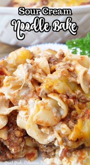 Sour Cream Pasta, Egg Noodle Dishes, Sour Cream Noodle Bake, Noodle Bake, Egg Noodle Recipes, Hearty Dinner Recipes, Cream Pasta, Sour Cream Recipes, Ground Beef Recipes Easy